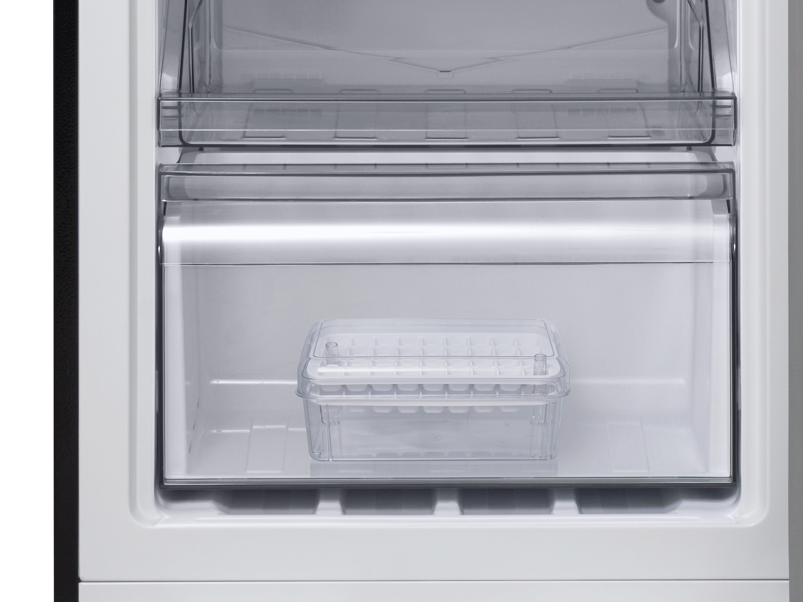 CBM280NB5E Easy-to-get Ice Box transitioning from empty to filled