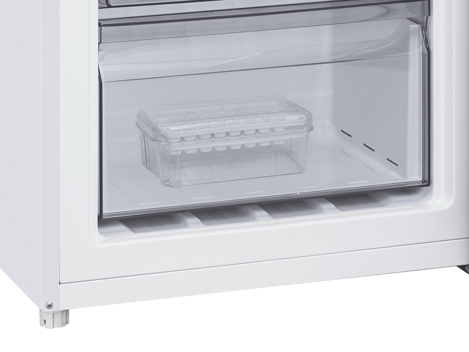 CBM283NW5E Easy-to-get Ice Box transitioning from empty to filled