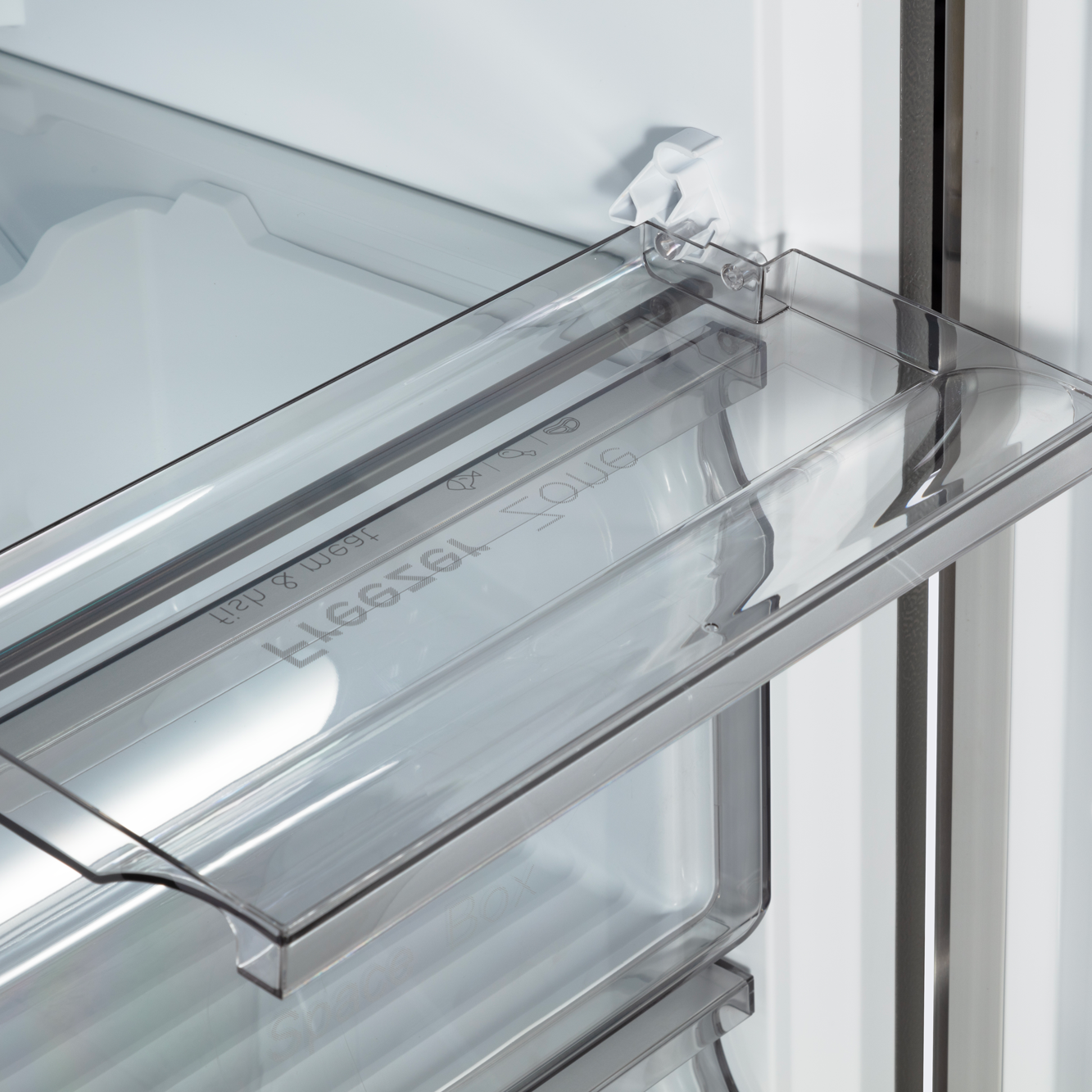 CHiQ CSH164NBS5 product gallery 01.png